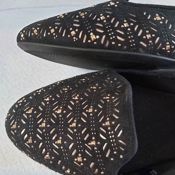 In Every Story Velvety Beaded Sandals - Picture 9 of 9